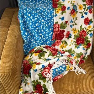 The Pioneer Woman Blue and White Floral Throw Blanket. Reversible.